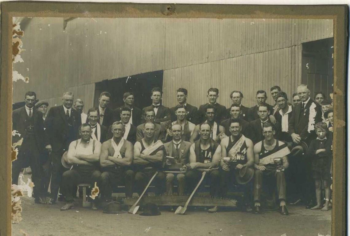 Woodchopping 1926 - Photo