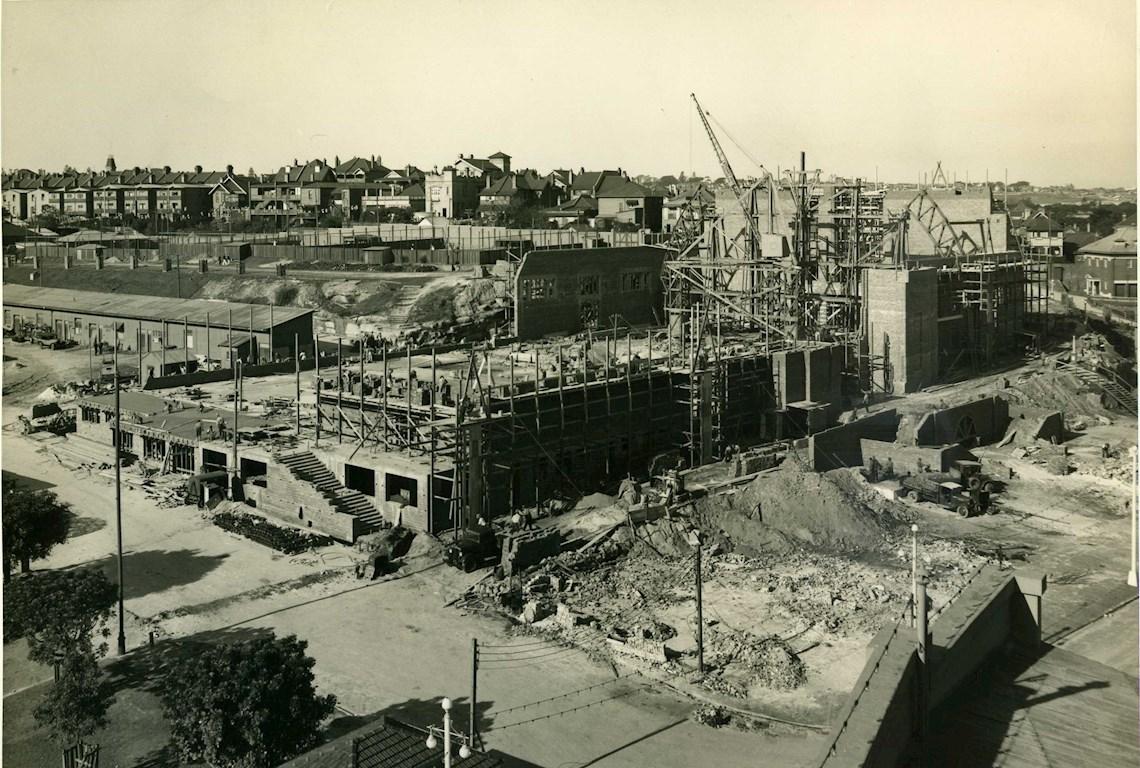 Construction 1937 - Photo